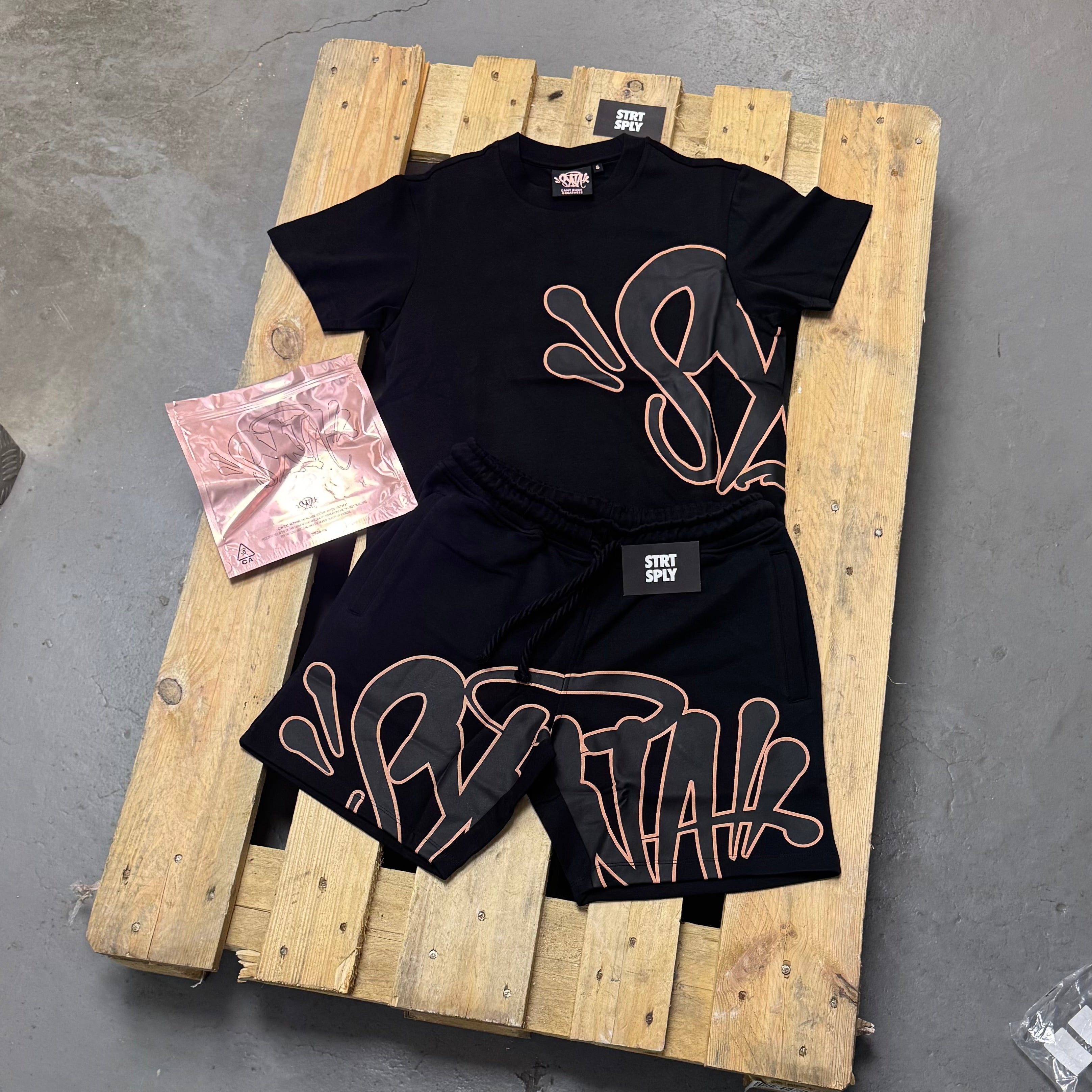 T-Shirt & Shorts Logo Set - Black / Rose Gold