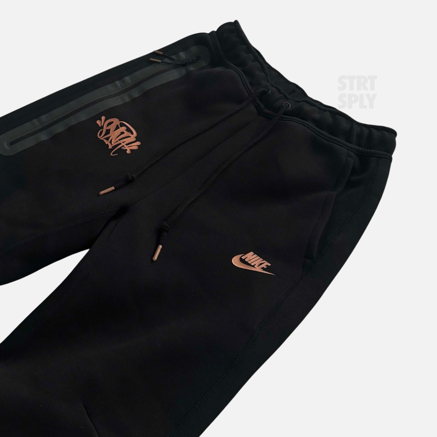 World Tech Fleece Jogger - Black / Bronze